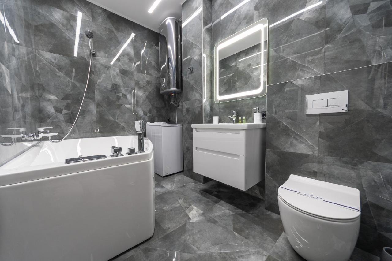 Luxury Apartments In Downtown Kyiv Exterior photo